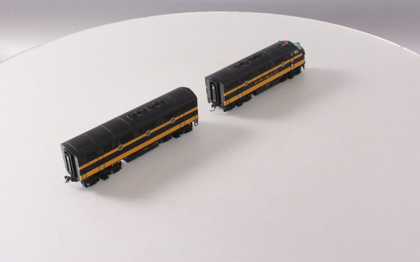 Athearn G2518 HO Scale Frisco F3 Diesel Locomotive AB Set #5009/5109 LN/Box