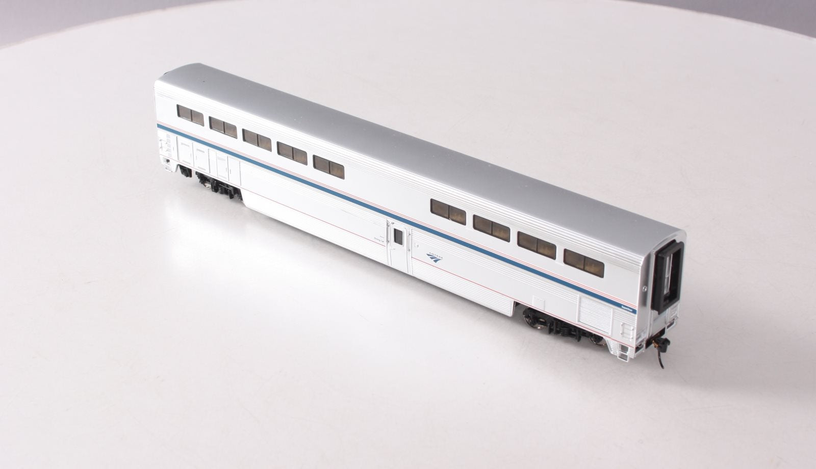 Walthers 920-11033 HO Amtrak 85' Pullman-Standard Phase IVb Superliner Diner