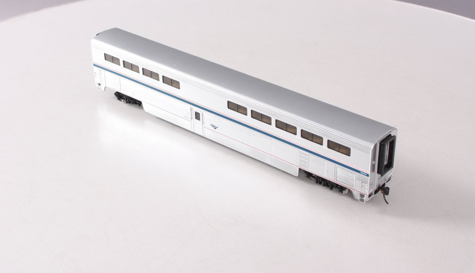 Walthers 920-11033 HO Amtrak 85' Pullman-Standard Phase IVb Superliner Diner