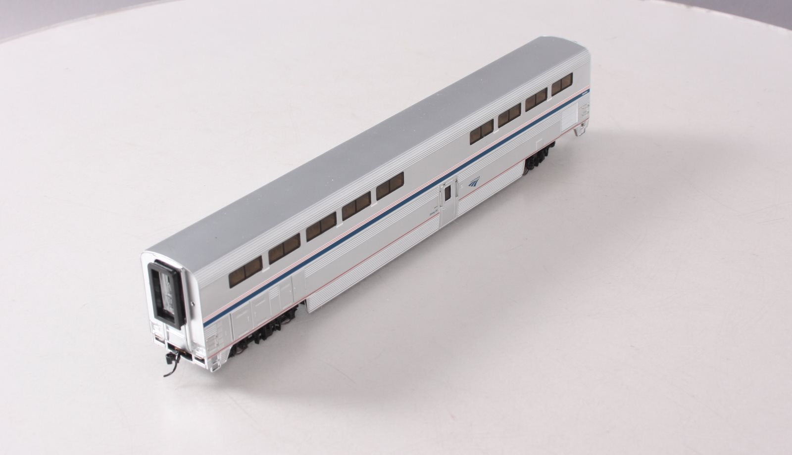 Walthers 920-11033 HO Amtrak 85' Pullman-Standard Phase IVb Superliner Diner