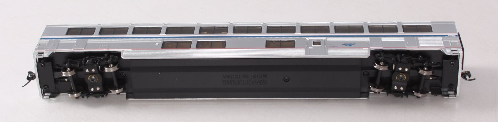 Walthers 920-11043 HO Amtrak 85' Pullman-Standard Superliner Lounge Phase IVb