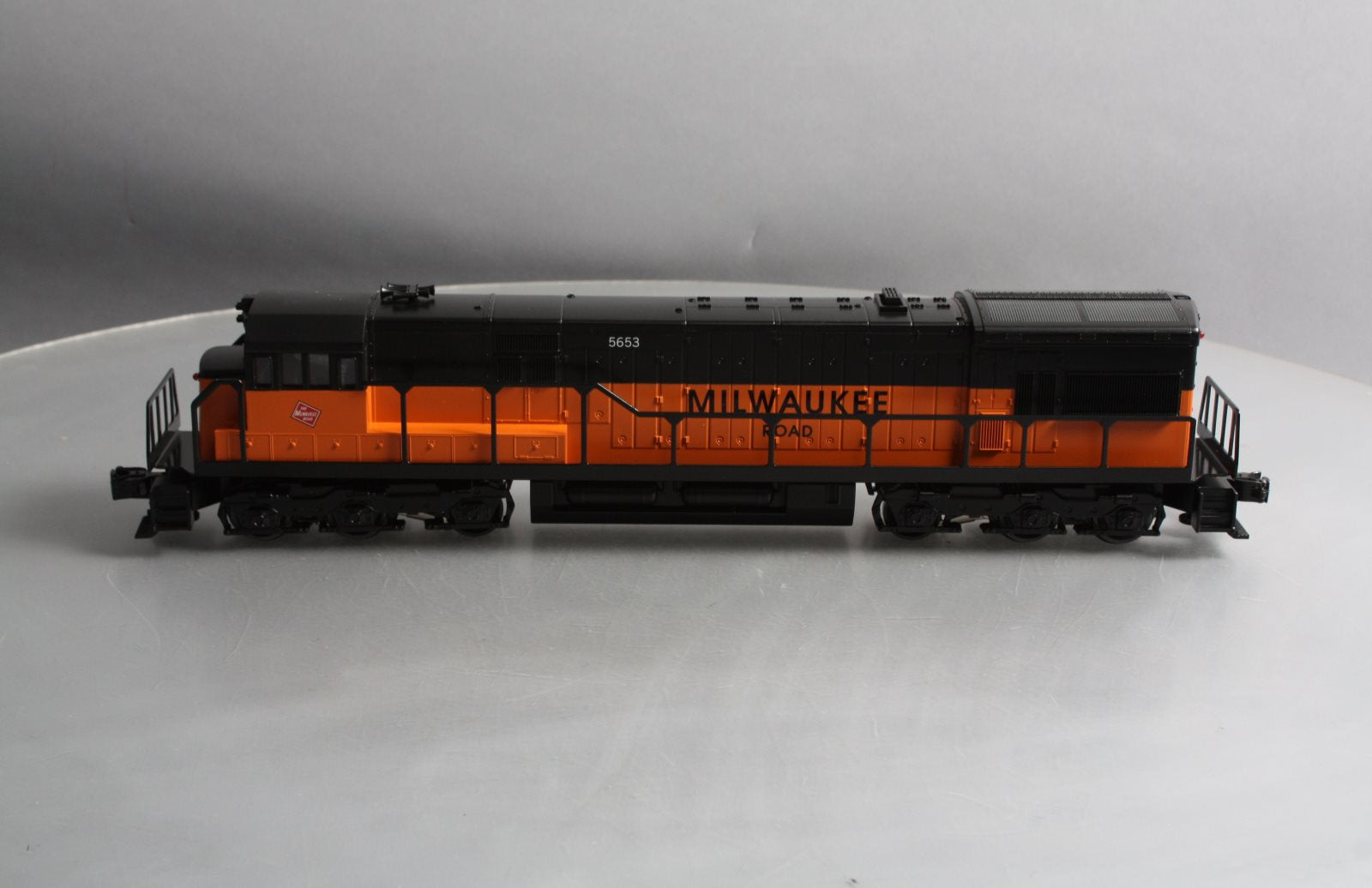 ATLAS No.8523 HO scale Milwaukee Road U33C Diesel Locomotive ATLAS No.8523 HO scale Milwaukee Road U33C Diesel Locomotive