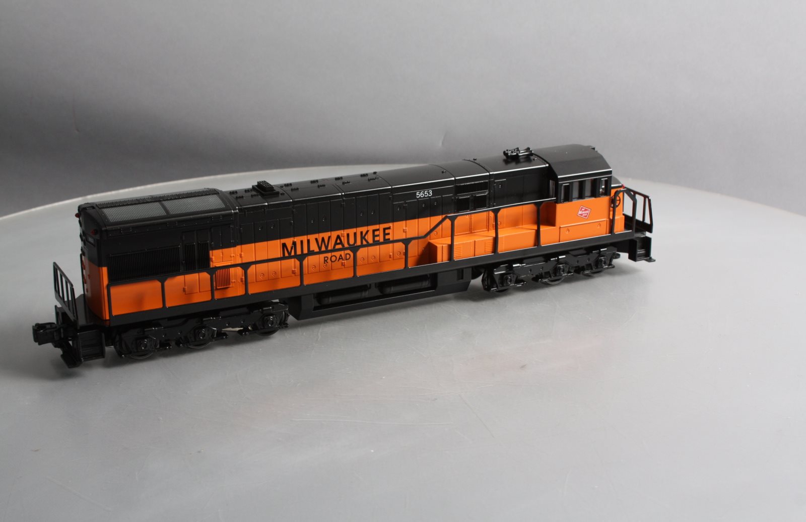 Williams 22207 O Milwaukee GE U33C Diesel Locomotive w/Horn & Bell - 3-Rail LN/Box