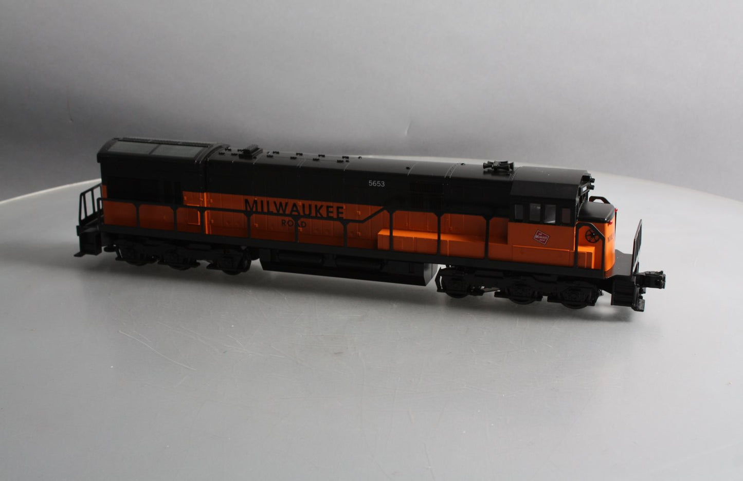 Williams 22207 O Milwaukee GE U33C Diesel Locomotive w/Horn & Bell - 3-Rail