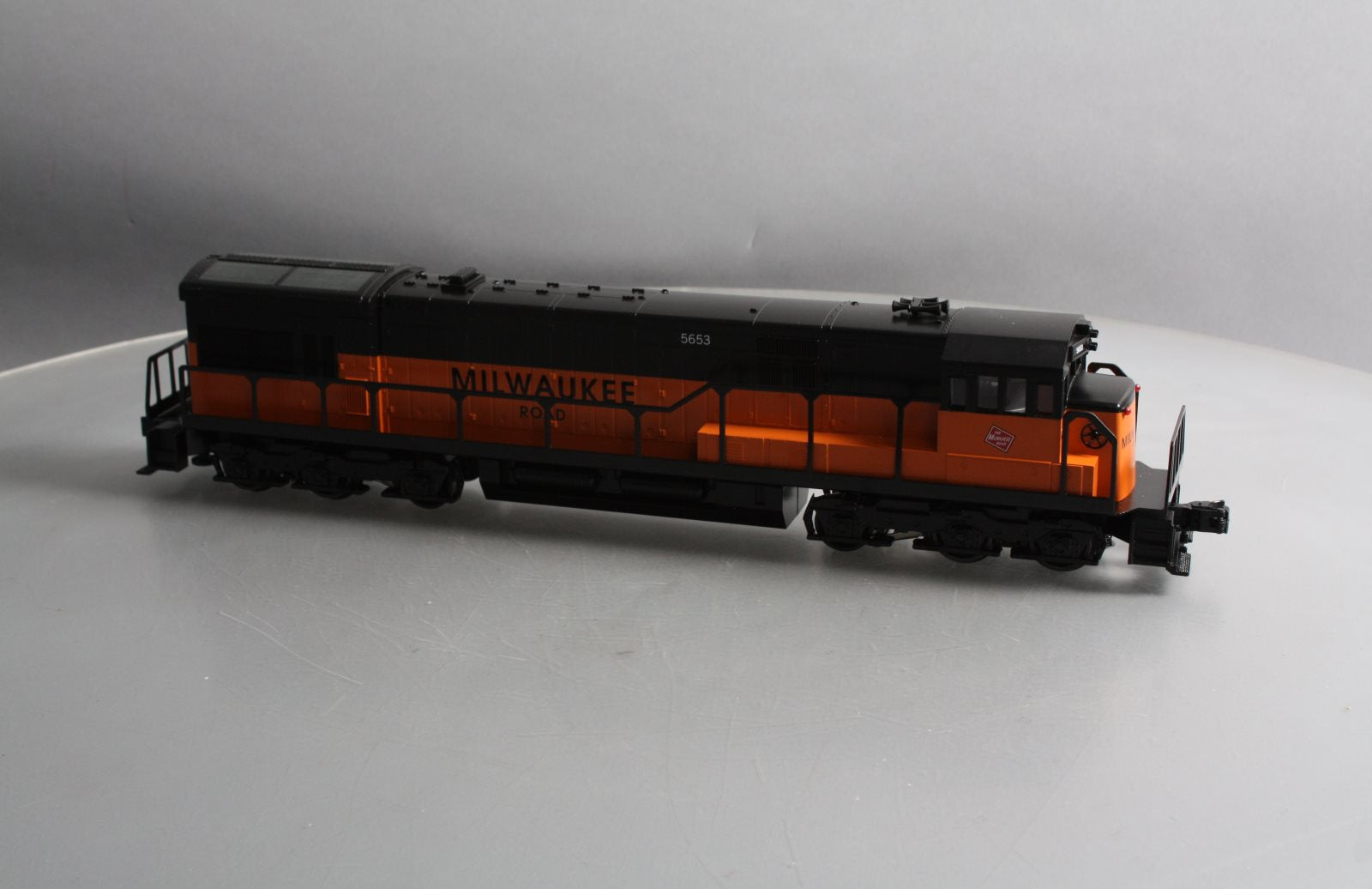 Williams 22207 O Milwaukee GE U33C Diesel Locomotive w/Horn & Bell - 3-Rail