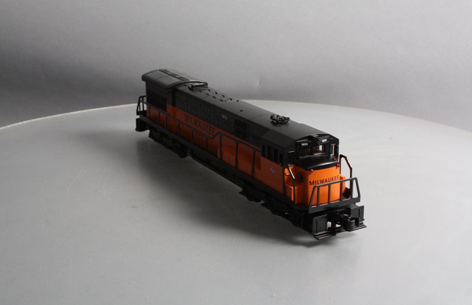 Williams 22207 O Milwaukee GE U33C Diesel Locomotive w/Horn & Bell - 3-Rail