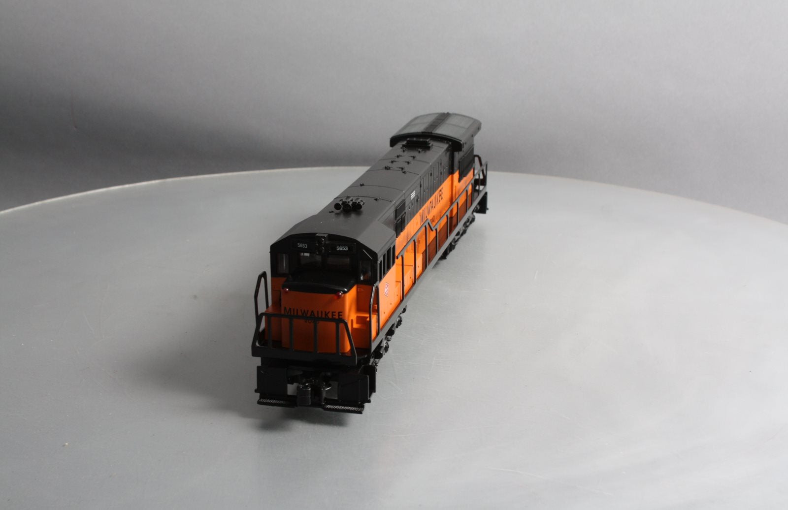 Williams 22207 O Milwaukee GE U33C Diesel Locomotive w/Horn & Bell - 3-Rail