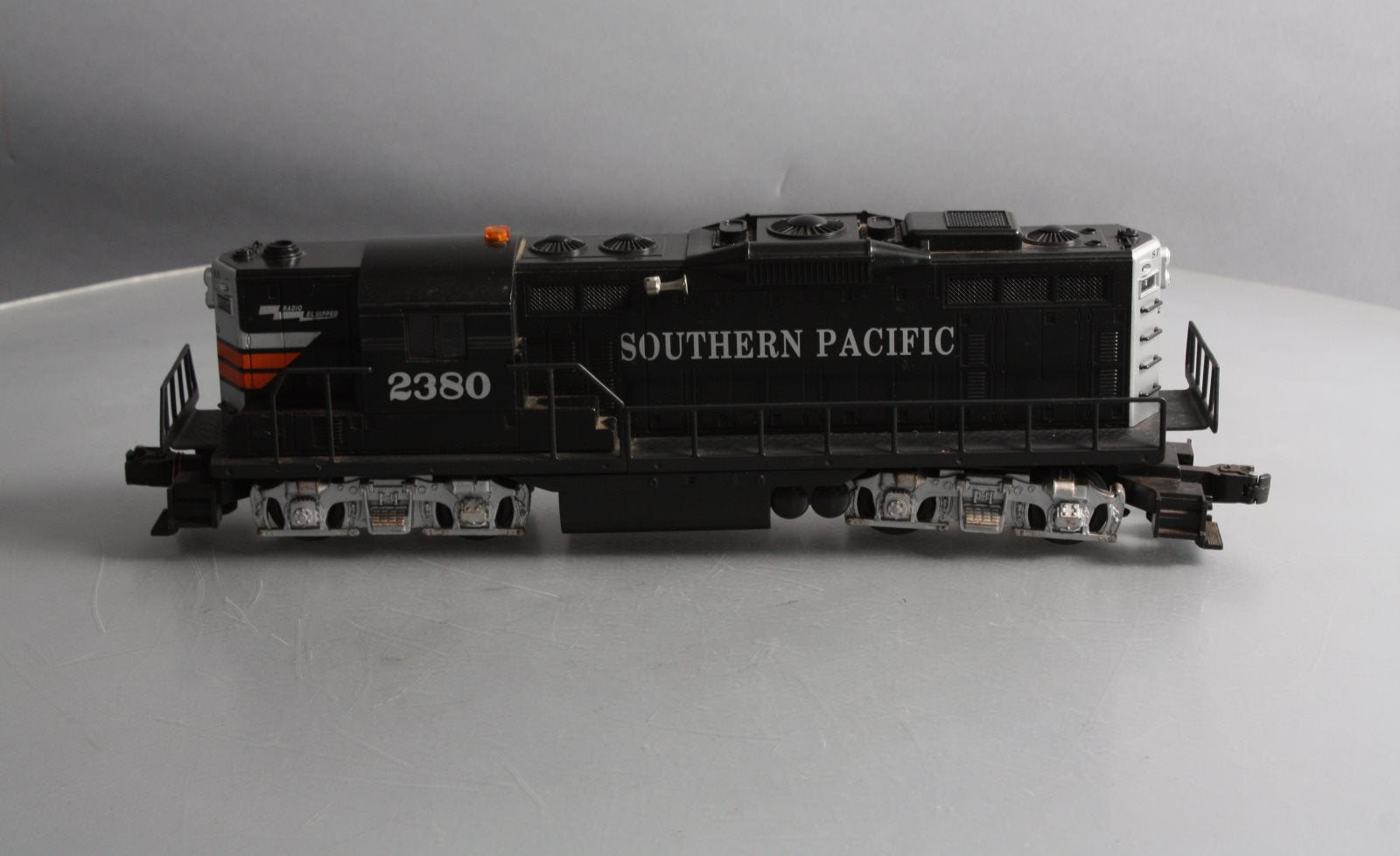 Lionel 6-18562 O Gauge Southern Pacific GP-9 Diesel Locomotive #2380 LN/Box