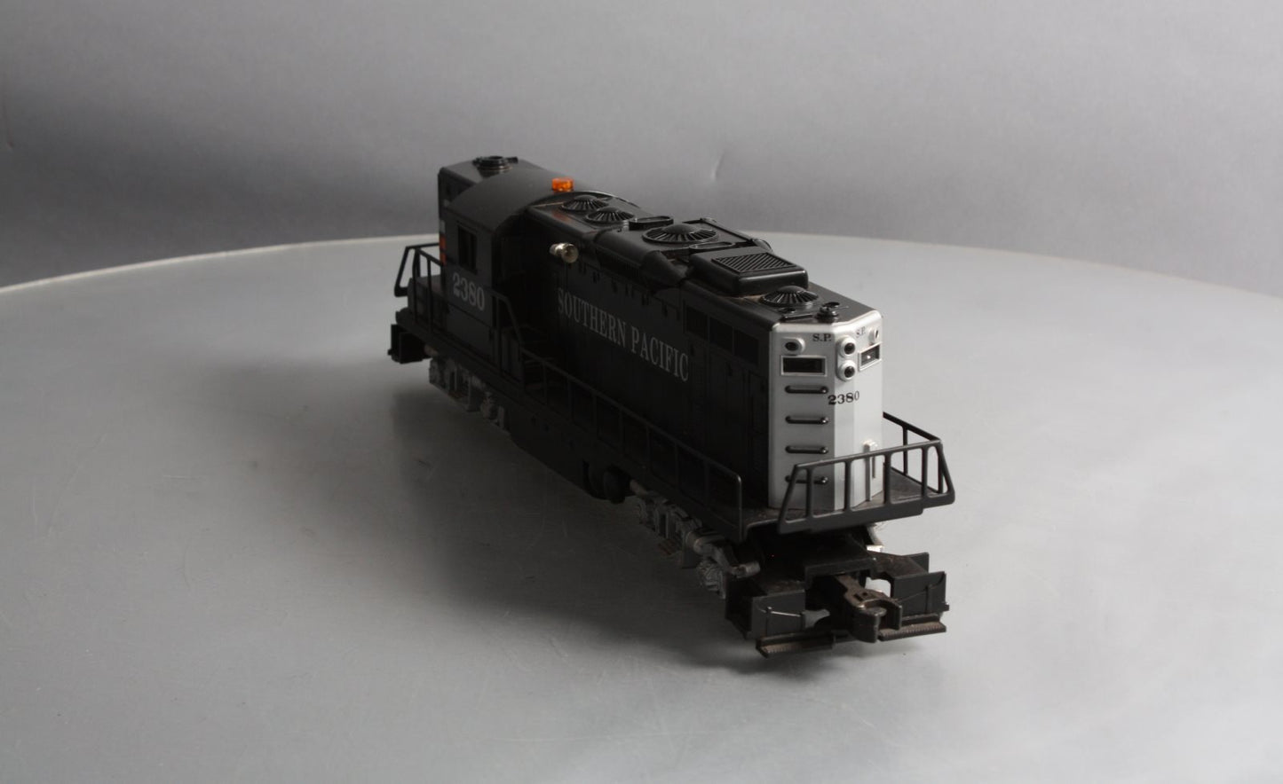 Lionel 6-18562 O Gauge Southern Pacific GP-9 Diesel Locomotive #2380 LN/Box
