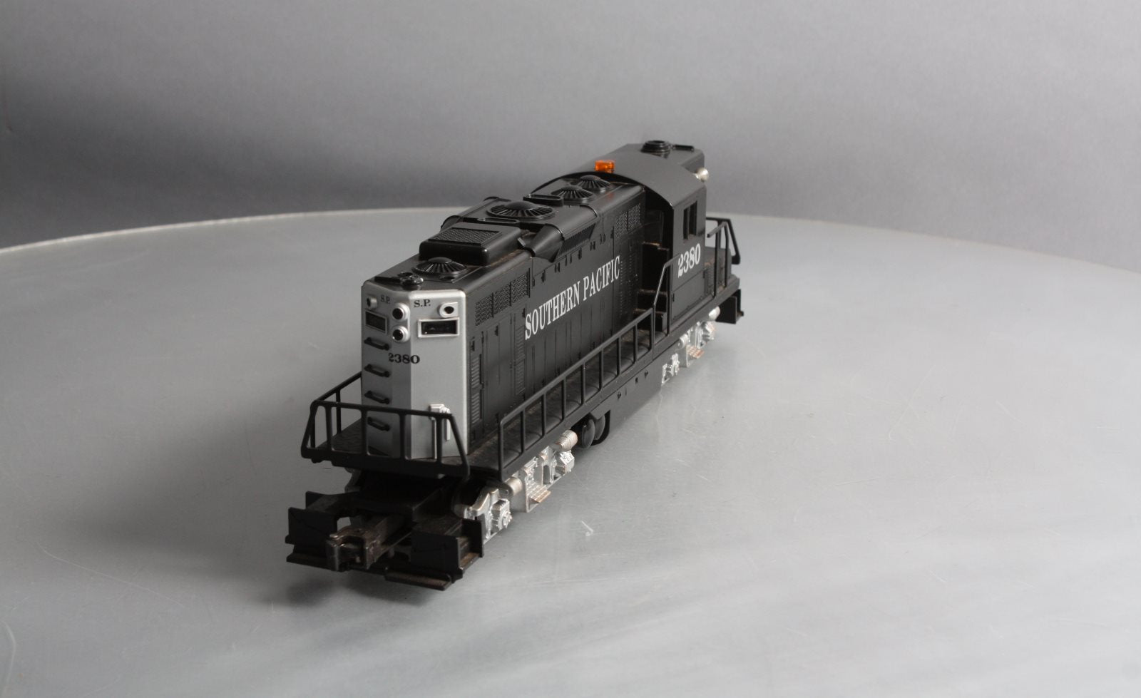 Lionel 6-18562 O Gauge Southern Pacific GP-9 Diesel Locomotive #2380 LN/Box