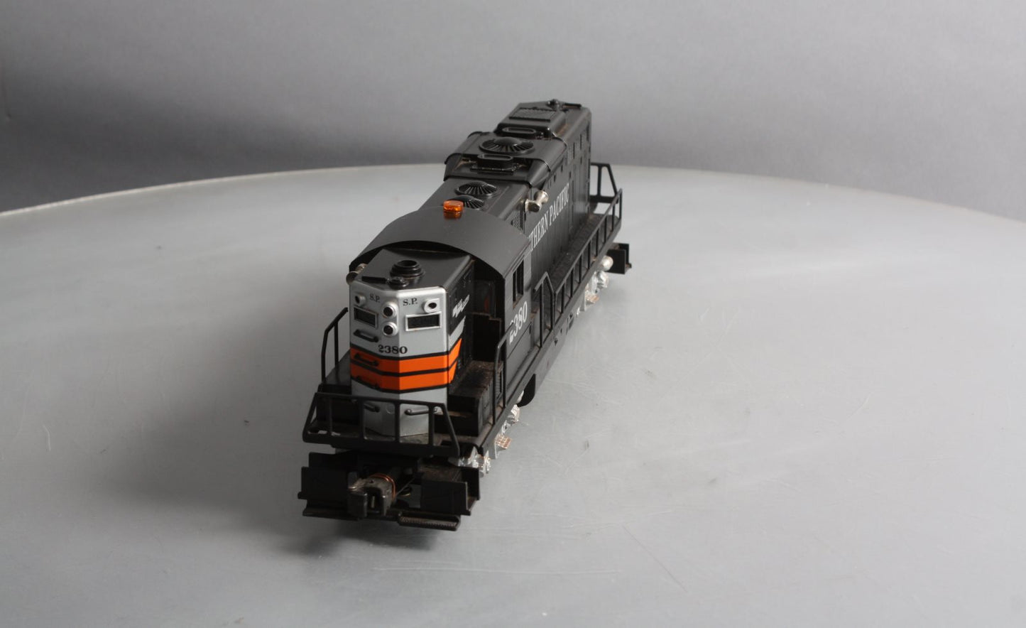 Lionel 6-18562 O Gauge Southern Pacific GP-9 Diesel Locomotive #2380 LN/Box
