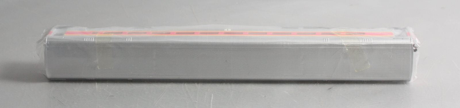 Walthers 932-6073 HO Scale META 85' Horizon Commuter Coach Car NIB