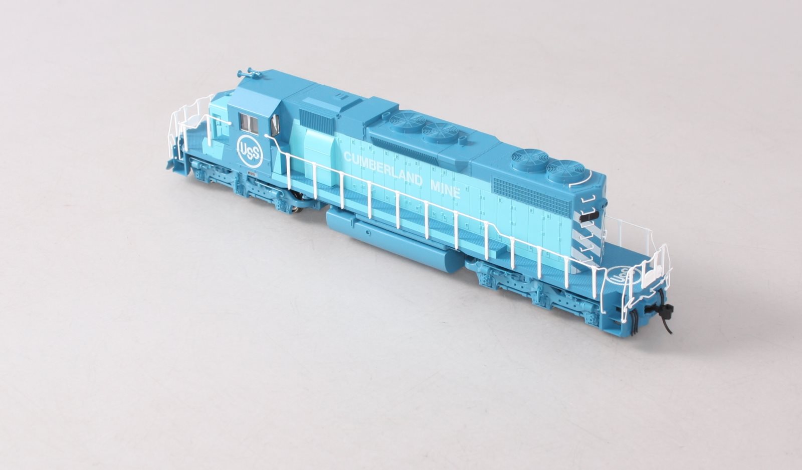 Kato 37-6491 HO U.S. Steel SD38-2 Diesel Locomotive #1 – Trainz