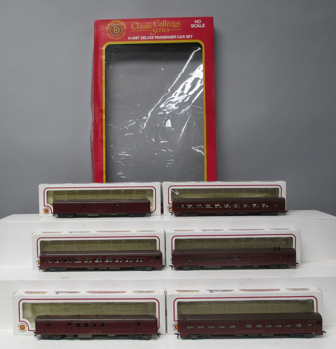 Bachmann 43-1291 HO Scale Norfolk & Western Passenger Train Set LN/Box