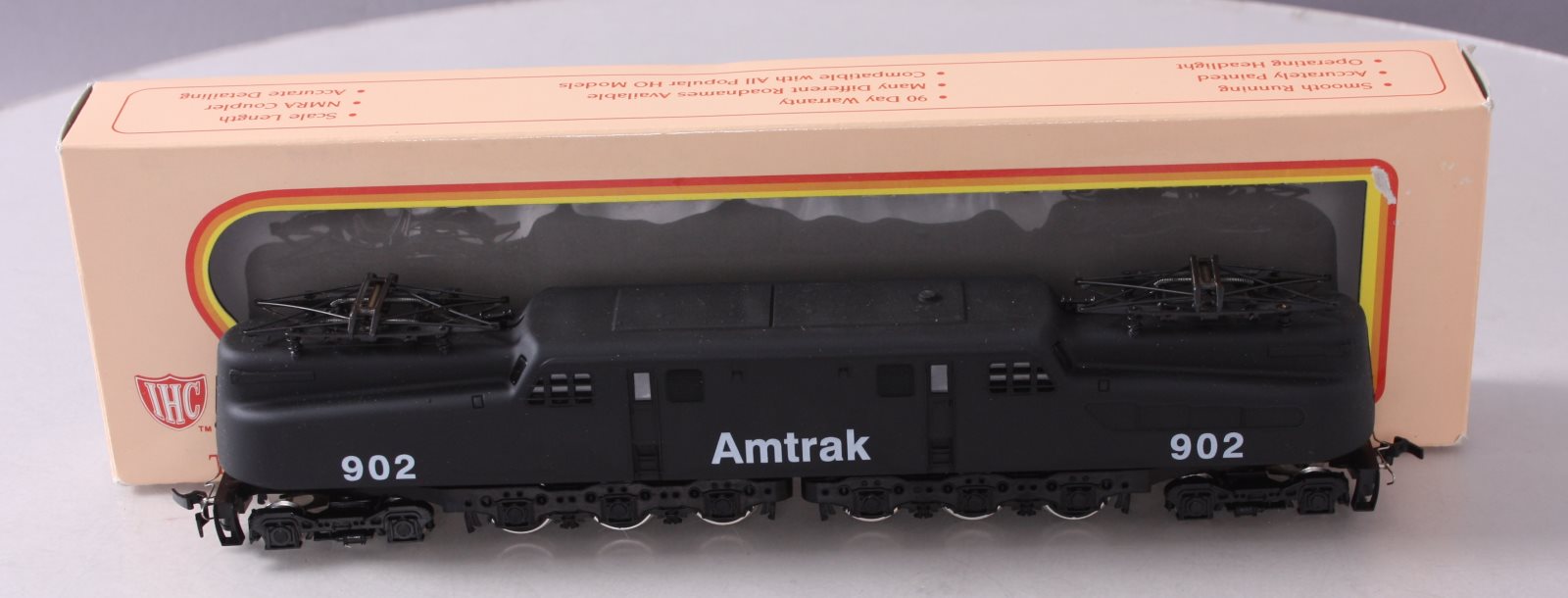 IHC M9310 HO Amtrak Electric Locomotive #902 LN/Box