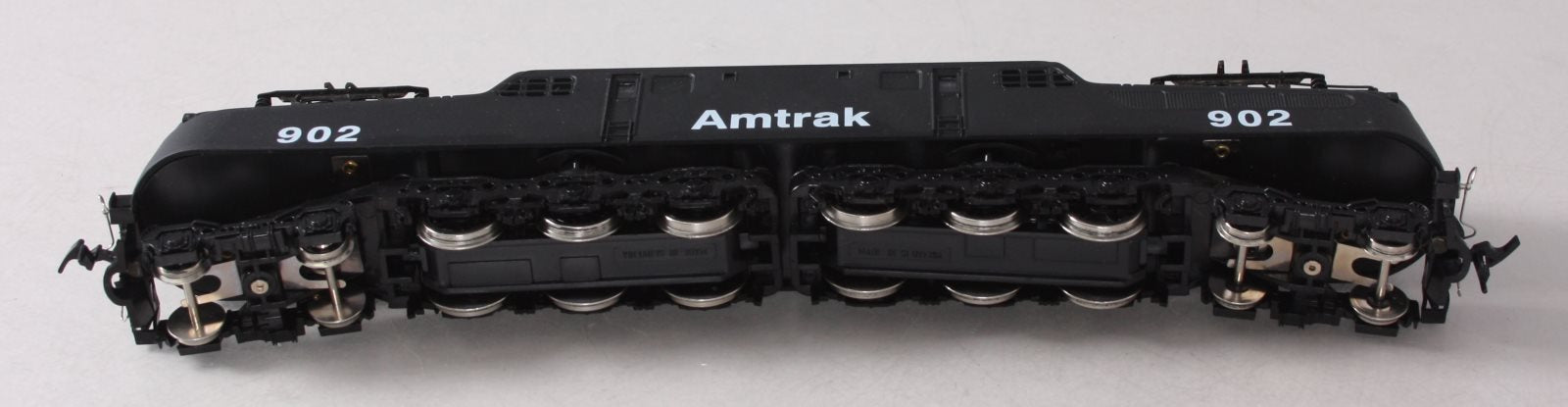 IHC M9310 HO Amtrak Electric Locomotive #902 LN/Box