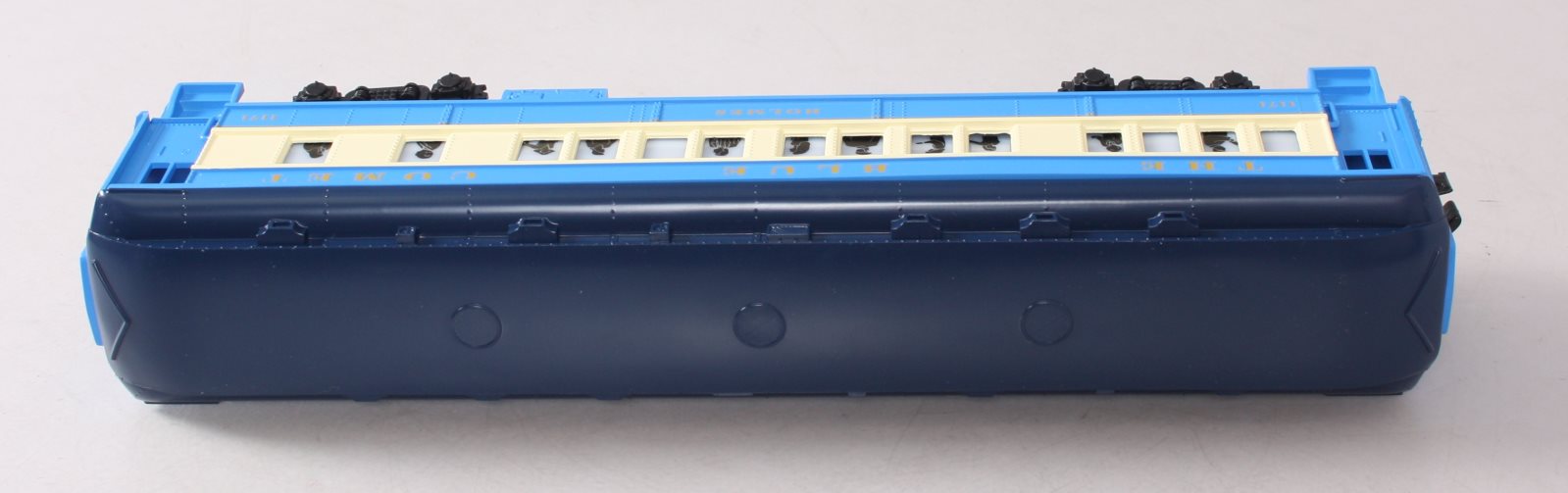 Lionel 1927700 O Gauge Blue Comet Coach NIB