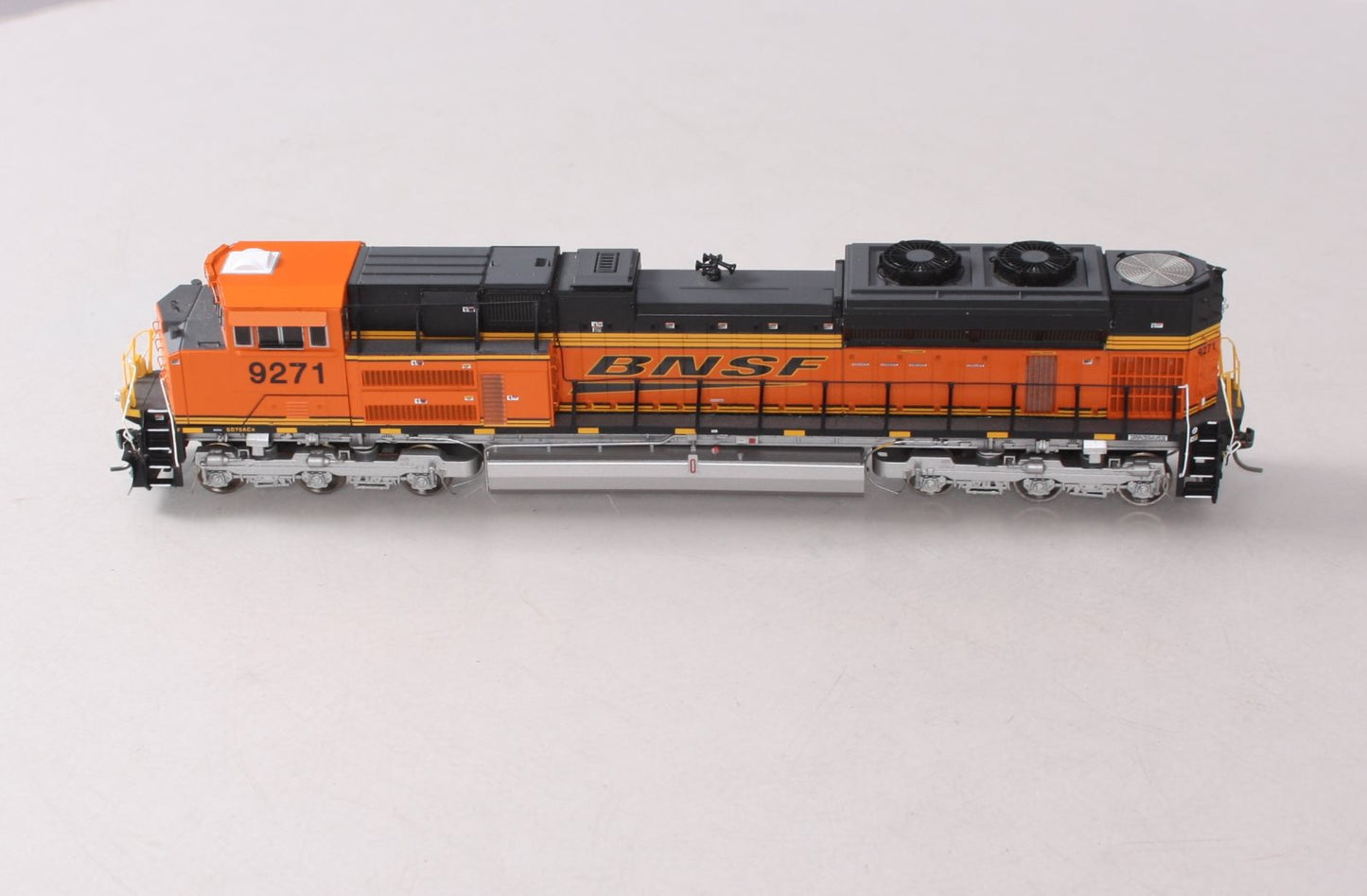 Athearn G68614 HO BNSF SD70ACe Diesel Locomotive #9271 w/DCC/Sound