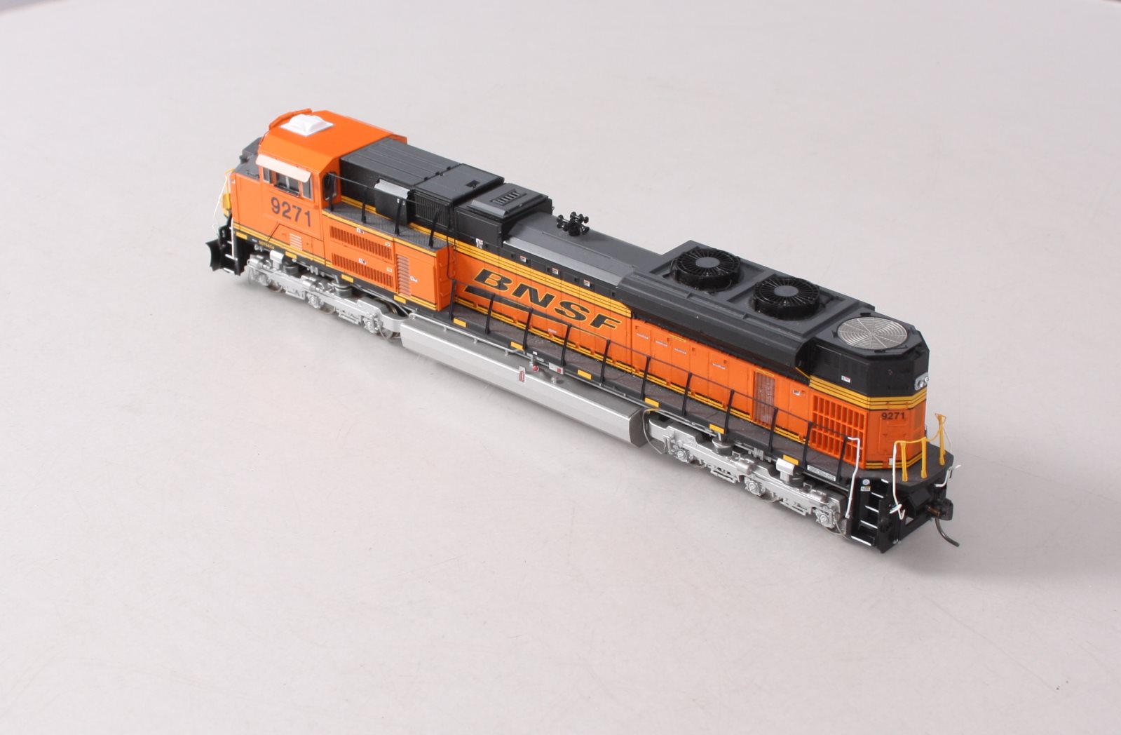 Athearn G68614 HO BNSF SD70ACe Diesel Locomotive #9271 w/DCC/Sound