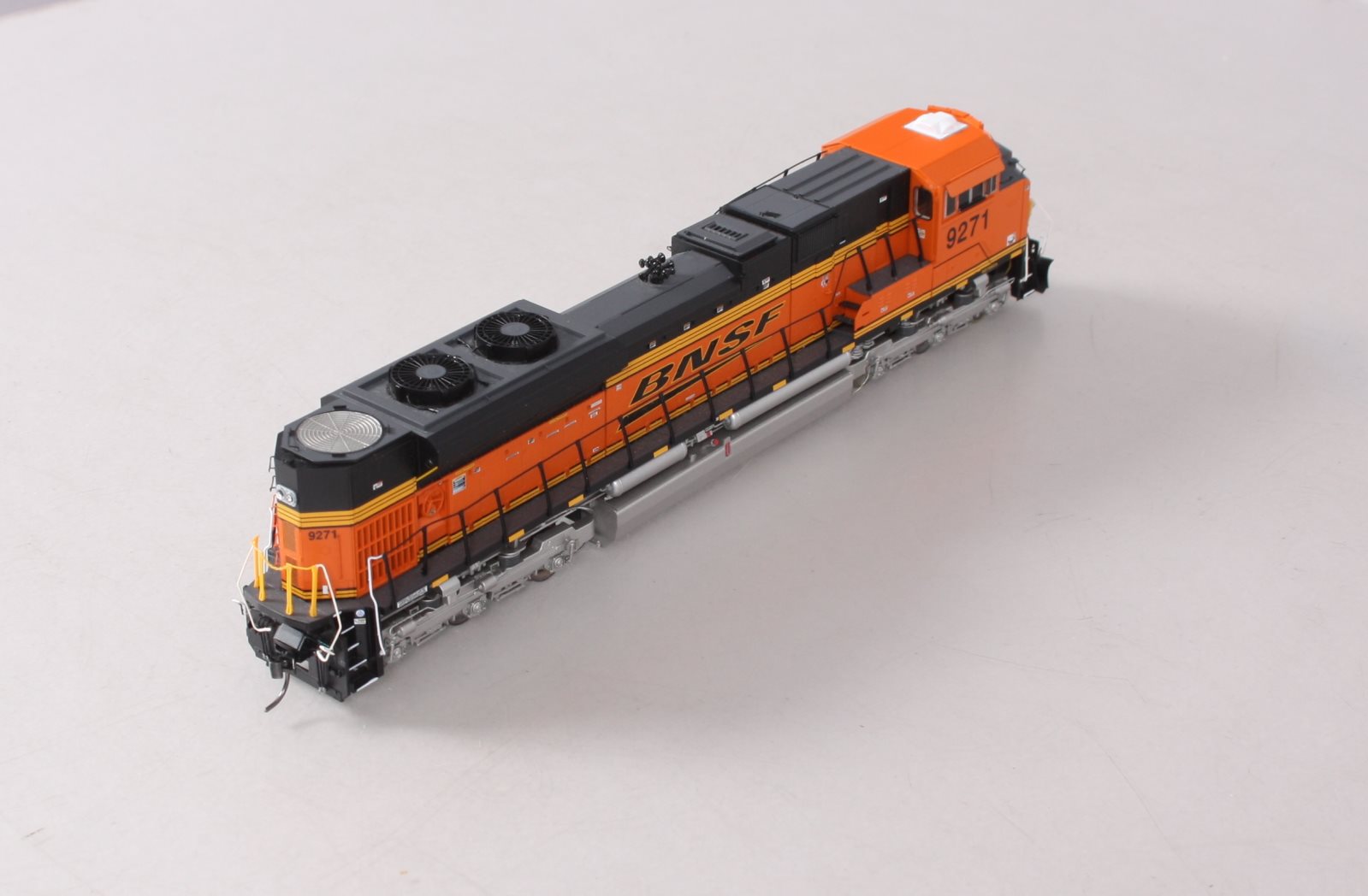 Athearn G68614 HO BNSF SD70ACe Diesel Locomotive #9271 w/DCC/Sound