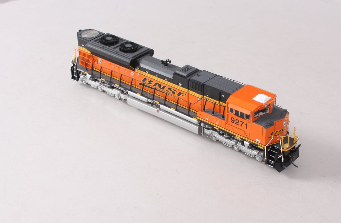 Athearn G68614 HO BNSF SD70ACe Diesel Locomotive #9271 w/DCC/Sound