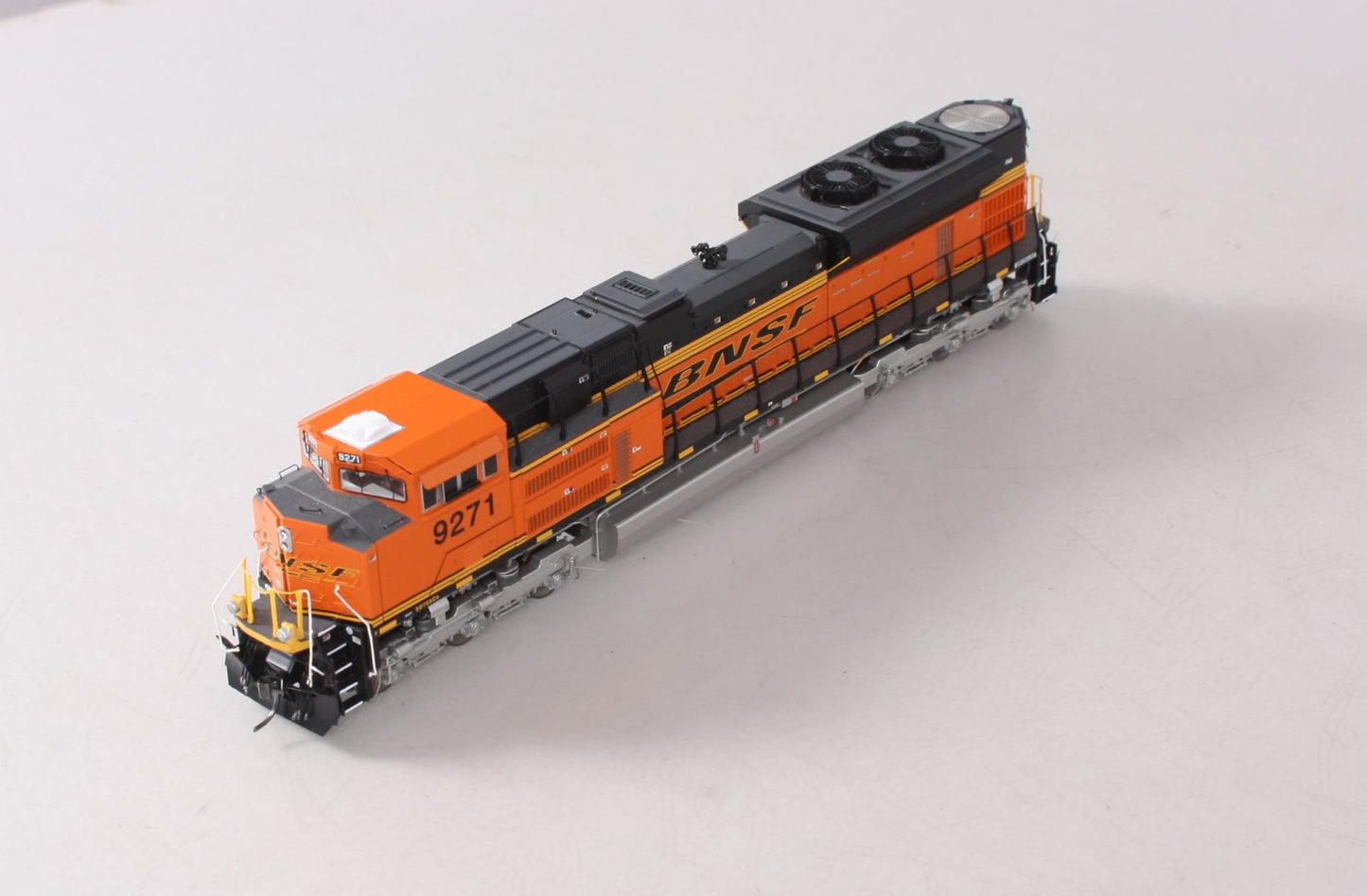 Athearn G68614 HO BNSF SD70ACe Diesel Locomotive #9271 w/DCC/Sound