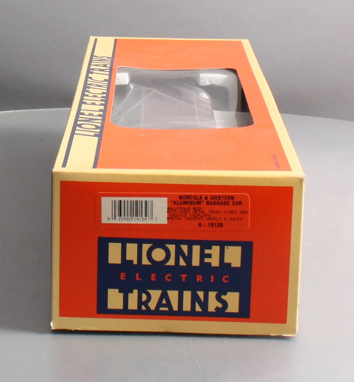 Lionel 6-19139 O Gauge Norfolk and Western Aluminum Baggage Car #577 NIB