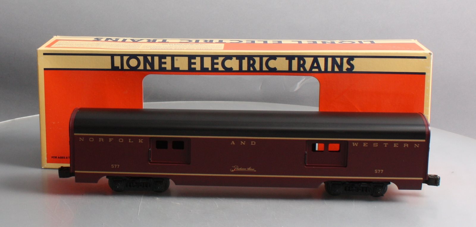 Lionel 6-19139 O Gauge Norfolk and Western Aluminum Baggage Car #577 NIB