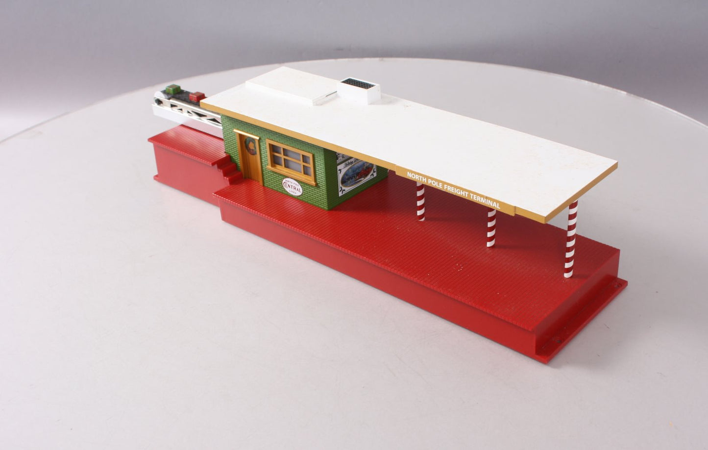 Lionel 6-37965 O Christmas Operating Freight Terminal LN/Box