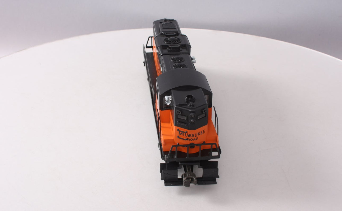 Lionel 6-18500 O Gauge Milwaukee Road GP9 Diesel Locomotive #8500 LN/Box