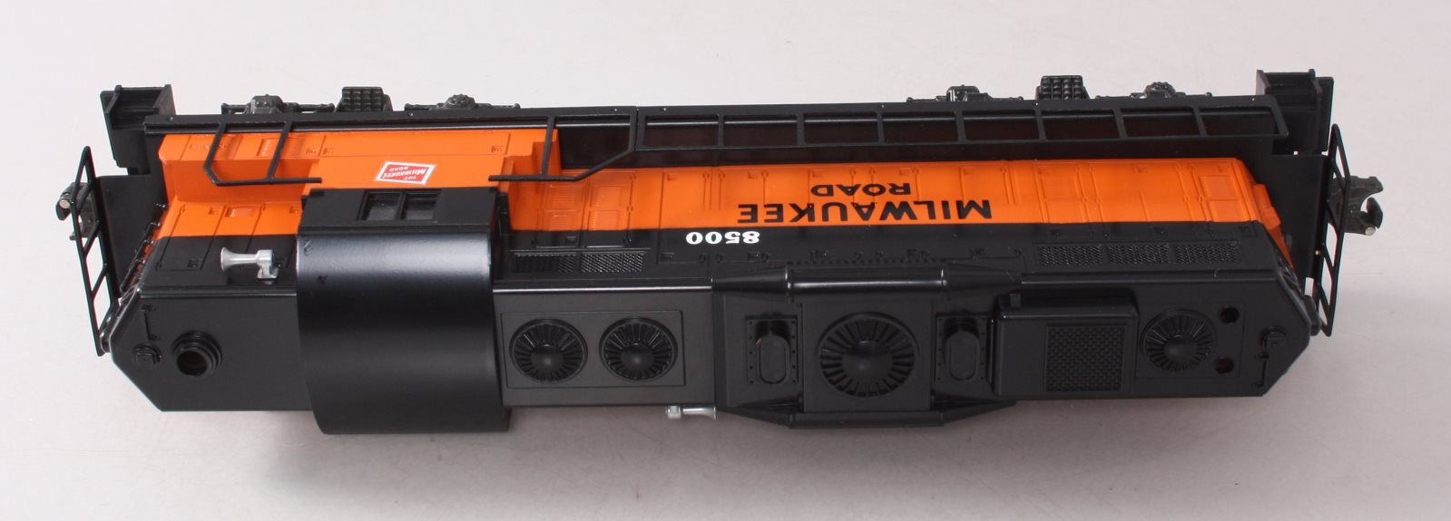 Lionel 6-18500 O Gauge Milwaukee Road GP9 Diesel Locomotive #8500 LN/Box