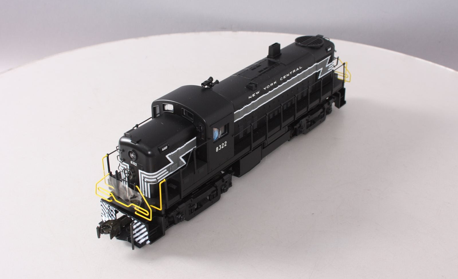 K-Line K2470-8322 O New York Central RS-3 Powered Diesel Locomotive #8322 EX/Box