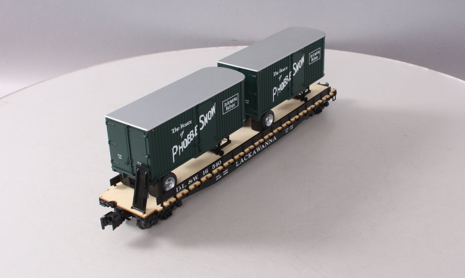 Lionel 6-27563 O Gauge Lackawanna Flatcar with Piggyback #16540