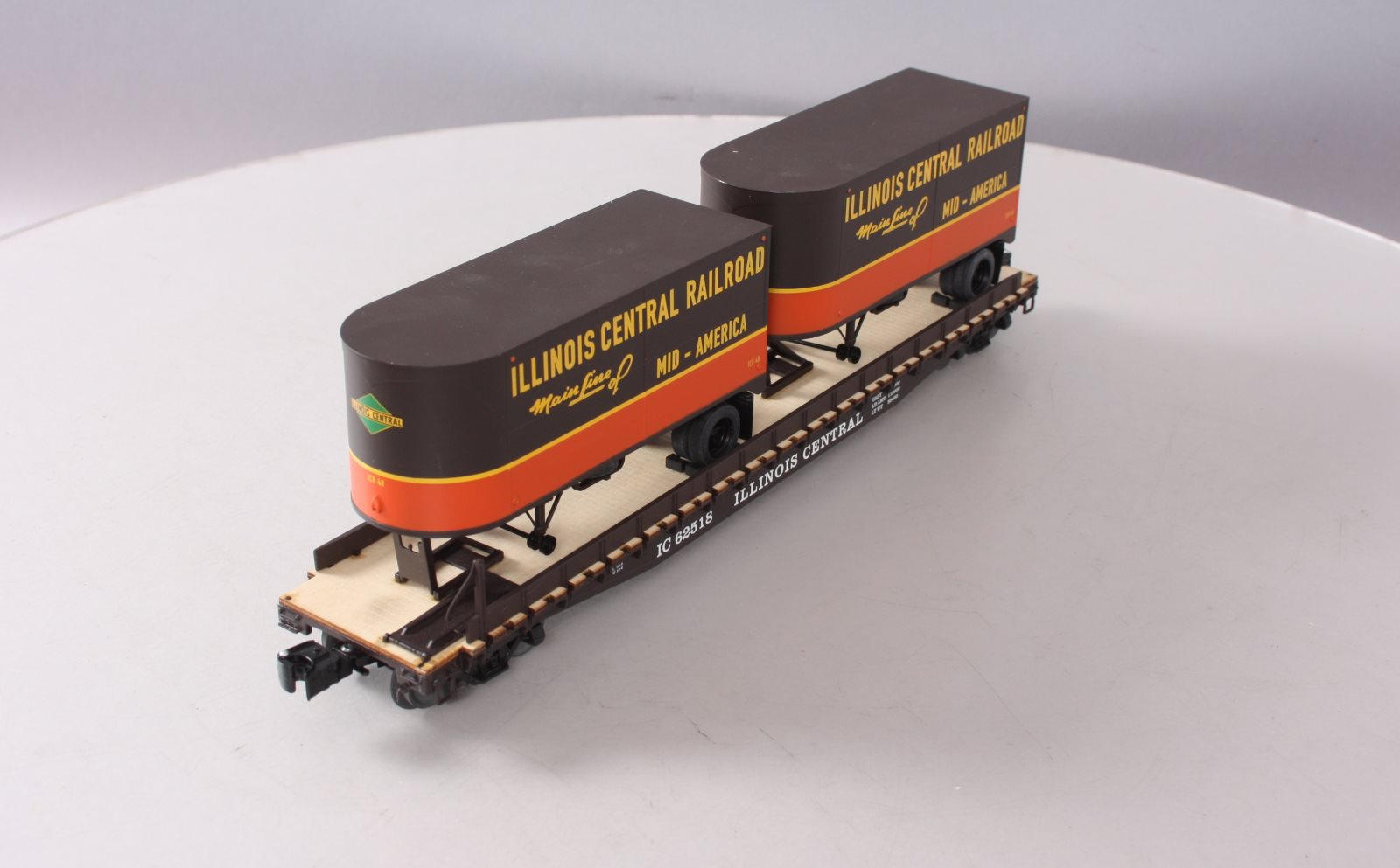 Lionel 6-27066 Illinois Central Flatcar with Piggyback Trailers