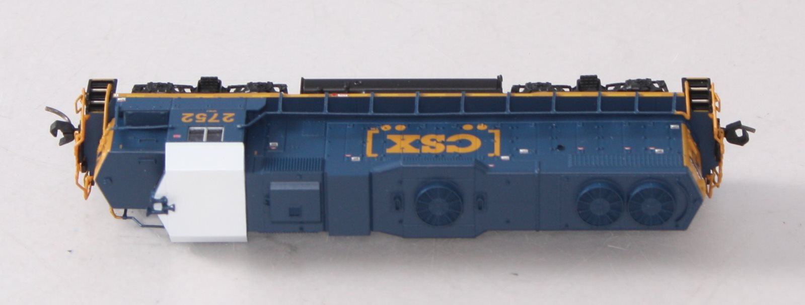 Atlas 40003617 N Scale CSX GP38-2 Diesel Locomotive #2751 – Trainz