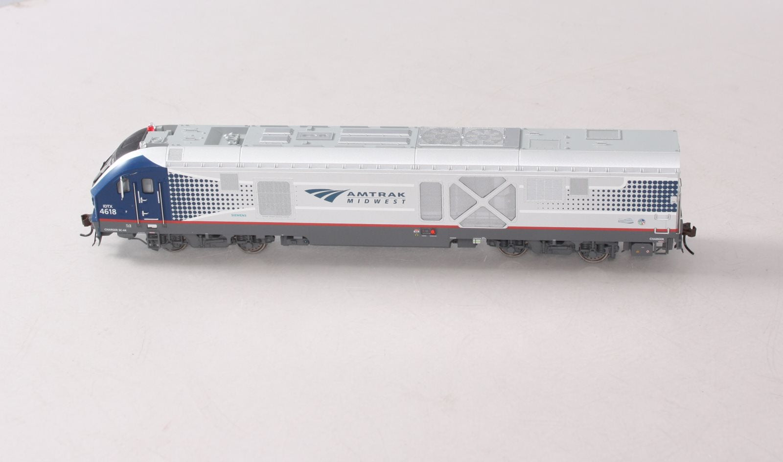 Bachmann 67901 HO Amtrak Midwest Charger SC-44 Diesel Loco with Sound #4618