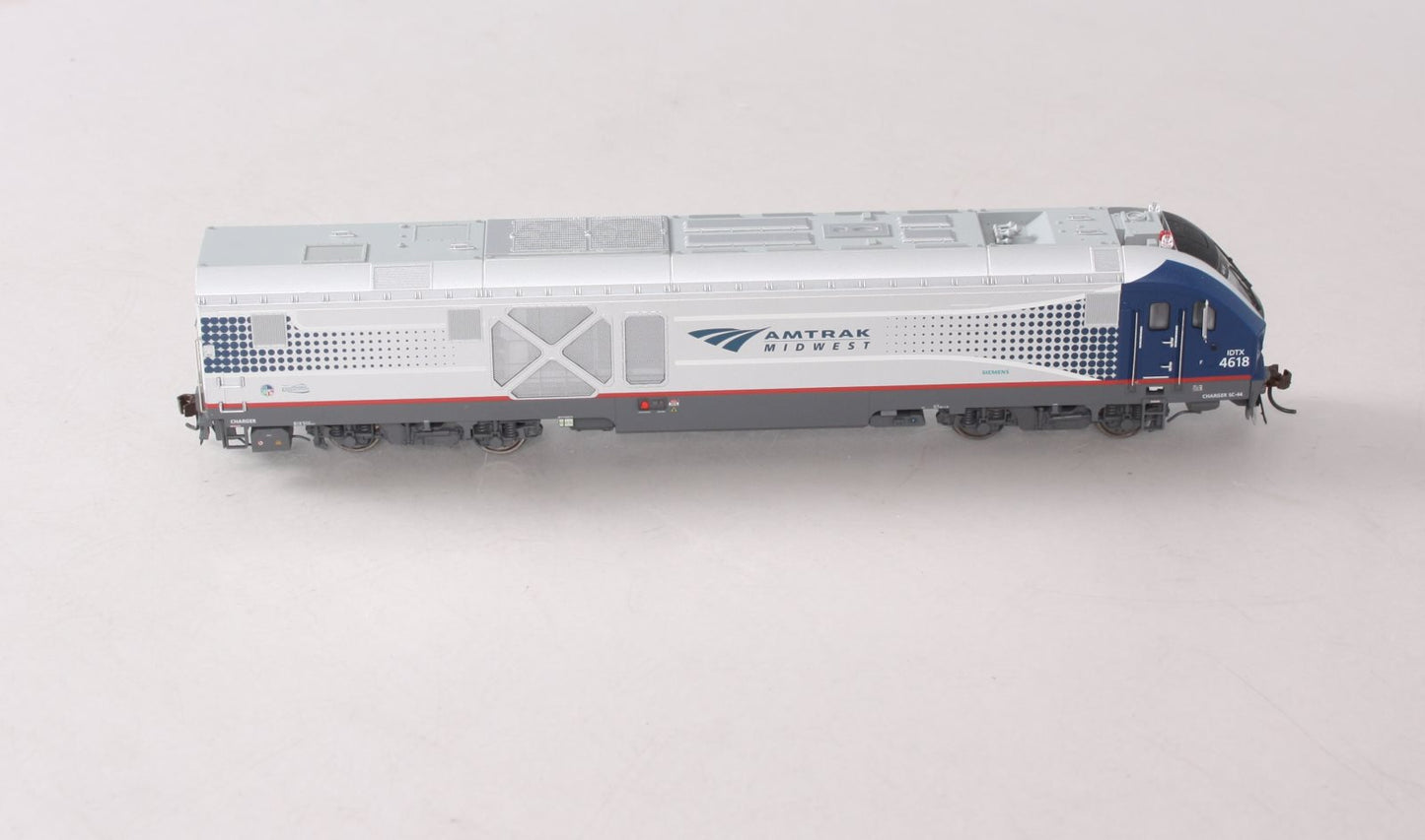 Bachmann 67901 HO Amtrak Midwest Charger SC-44 Diesel Loco with Sound #4618