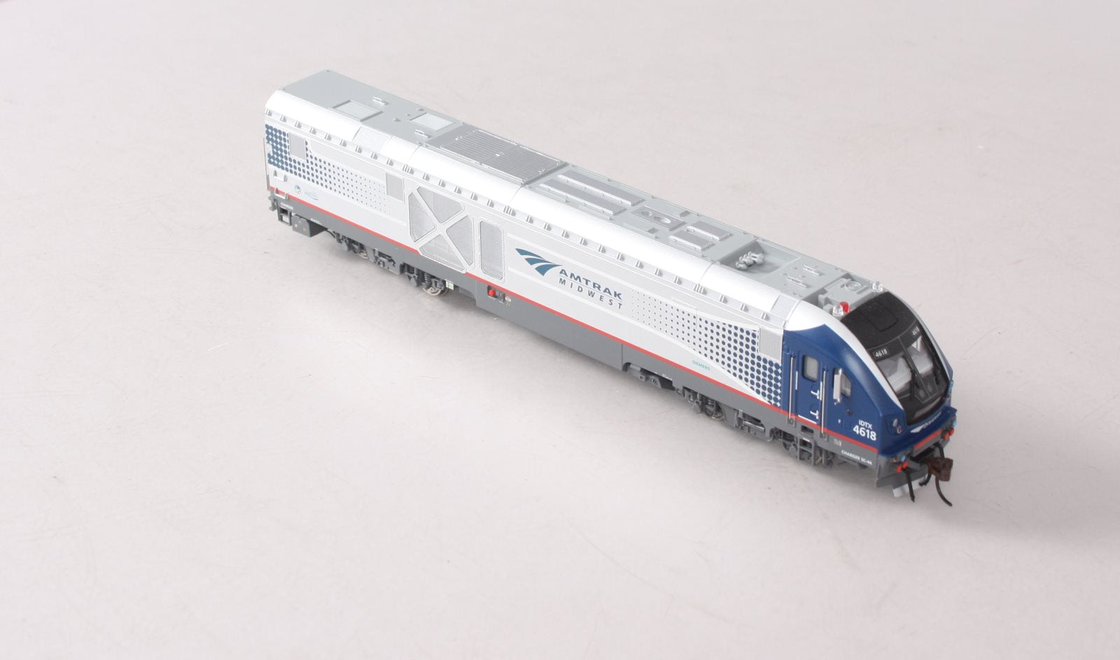 Bachmann 67901 HO Amtrak Midwest Charger SC-44 Diesel Loco with Sound #4618