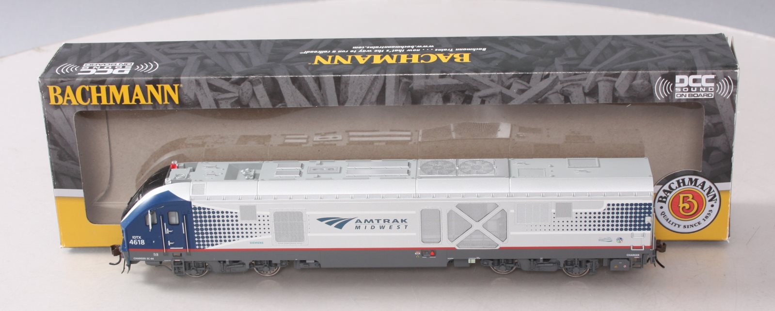 Bachmann 67901 HO Amtrak Midwest Charger SC-44 Diesel Loco with Sound #4618