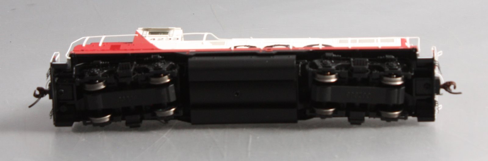 Athearn G62470 HO Scale SOO Line Genesis GP9 Phase II Diesel Locomotive #4233