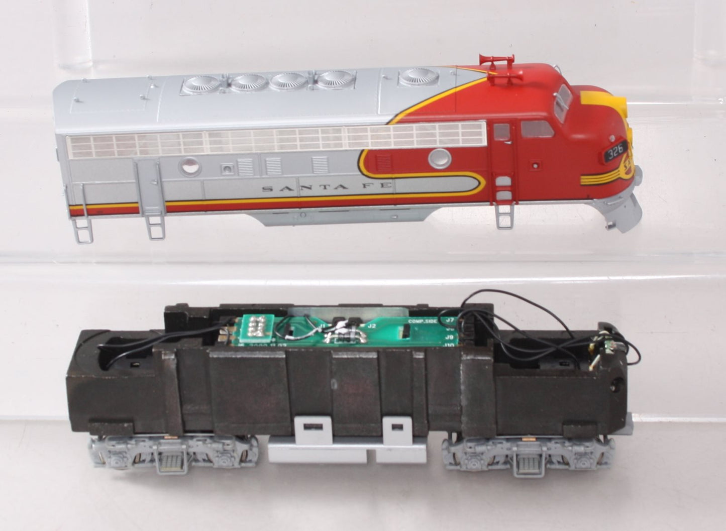 InterMountain 49005WD-06 Santa Fe EMD F-7A Powered Diesel Locomotive #326 LN/Box