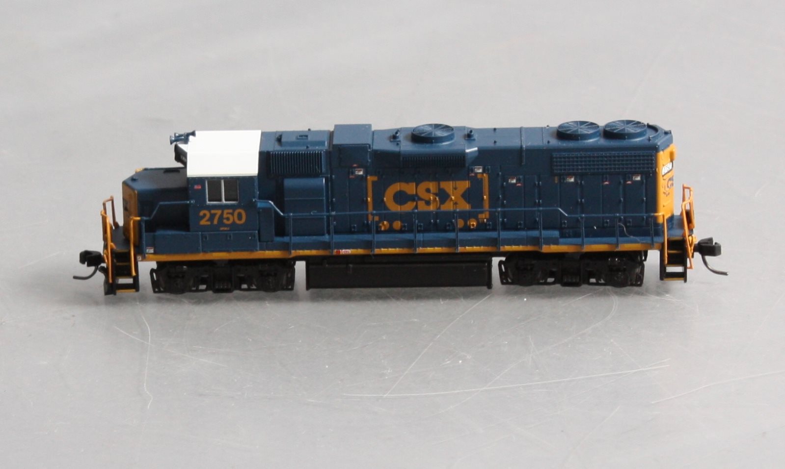 Atlas 40003616 N Scale CSX GP38-2 Diesel Locomotive #2750