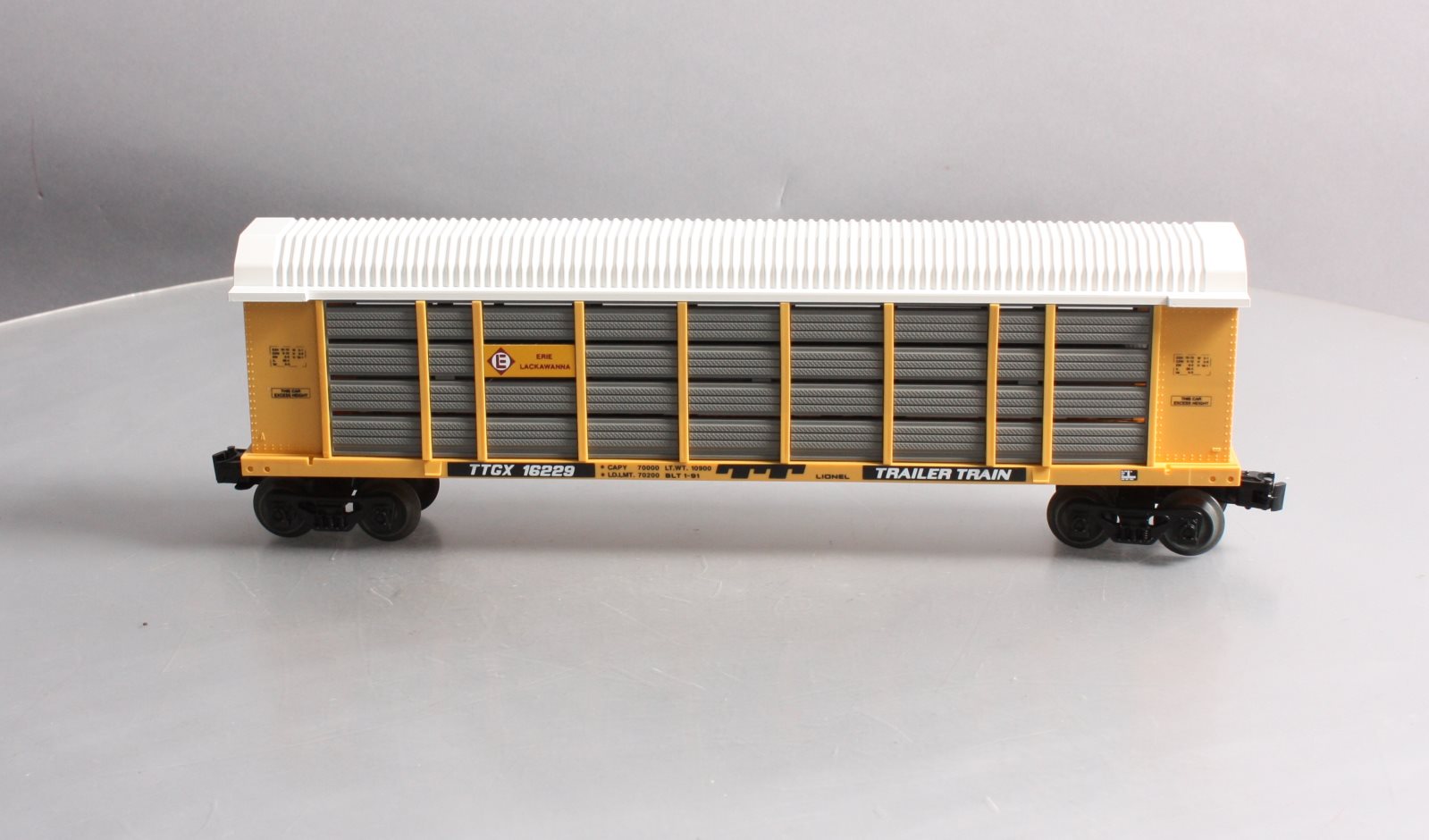 Lionel 6-16229 O Gauge Erie Lackawanna Screened Auto Carrier NIB