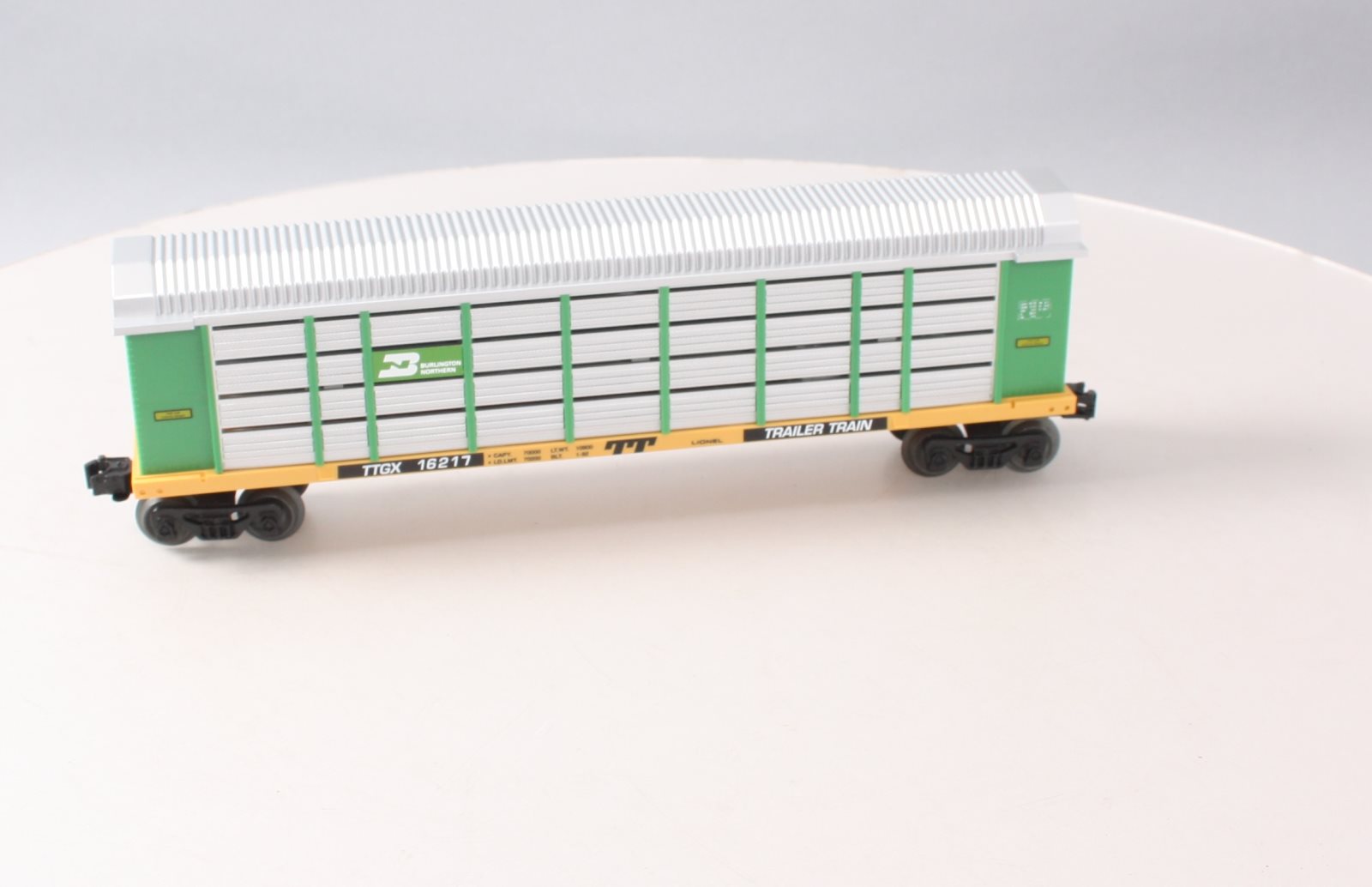 Lionel 6-16217 O Gauge Burlington Northern Auto Carrier with Screens LN/Box