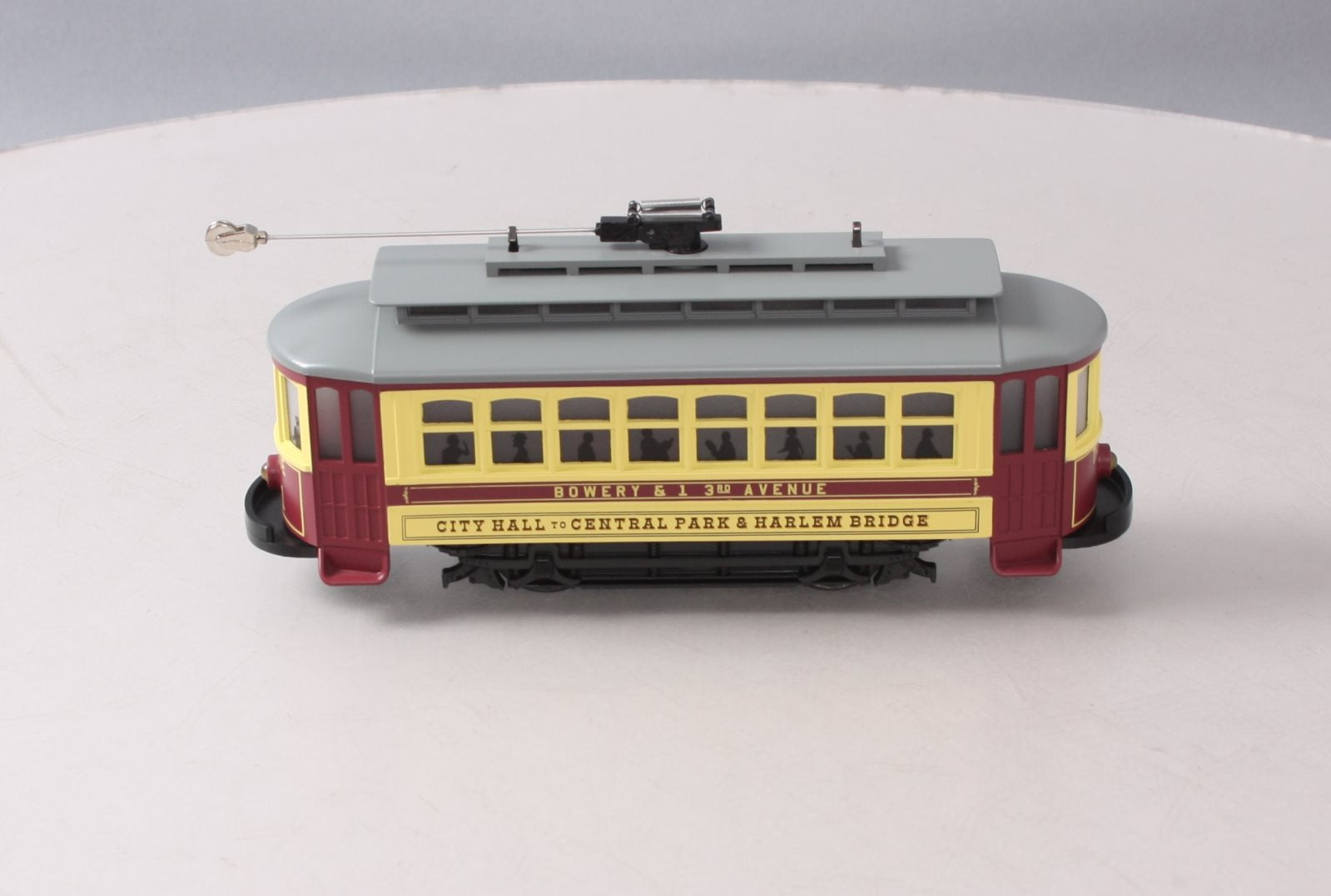 MTH 30-5208 O Gauge City Hall To Central Park Trolley LN/Box