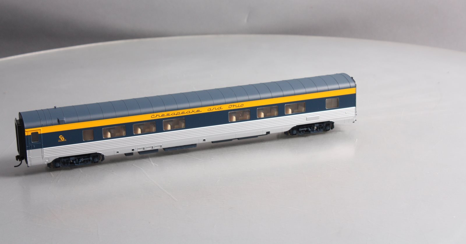 Walthers 932-6769 HO Chesapeake & Ohio Pullman-Standard 52-Seat Coach Car LN/Box