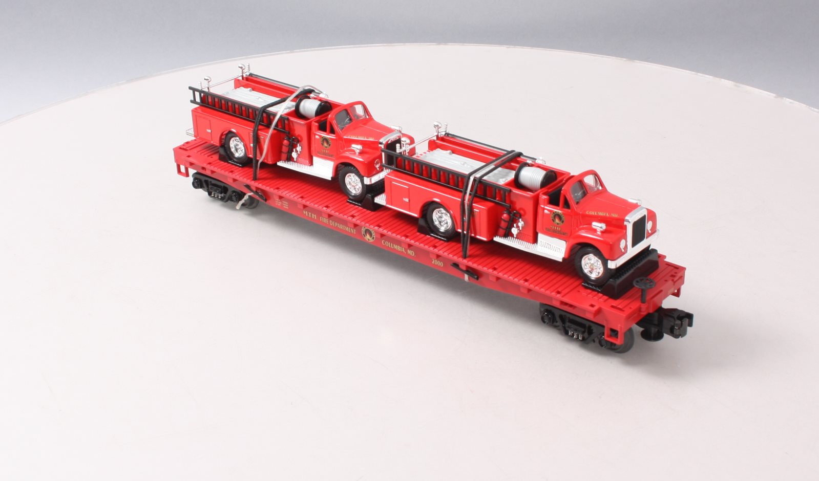 MTH 20-98114 O Gauge Fire Department Flatcar w/ 2 Red Fire Trucks #2000 LN/Box