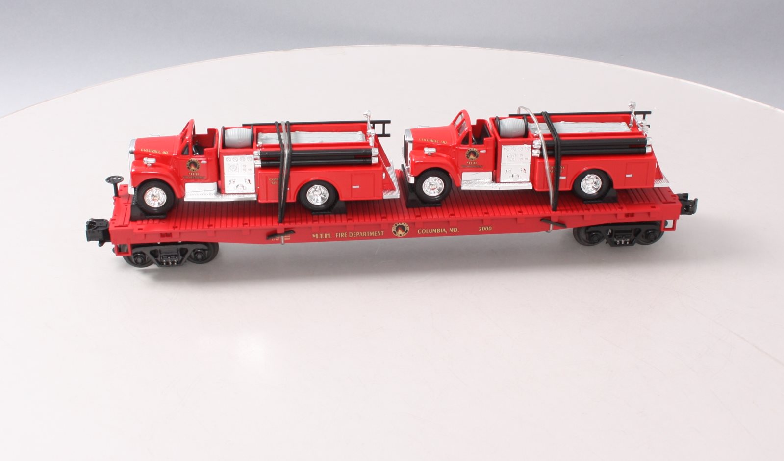 MTH 20-98114 O Gauge Fire Department Flatcar w/ 2 Red Fire Trucks #2000 LN/Box
