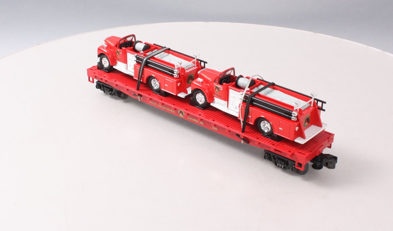 MTH 20-98114 O Gauge Fire Department Flatcar w/ 2 Red Fire Trucks #2000 LN/Box