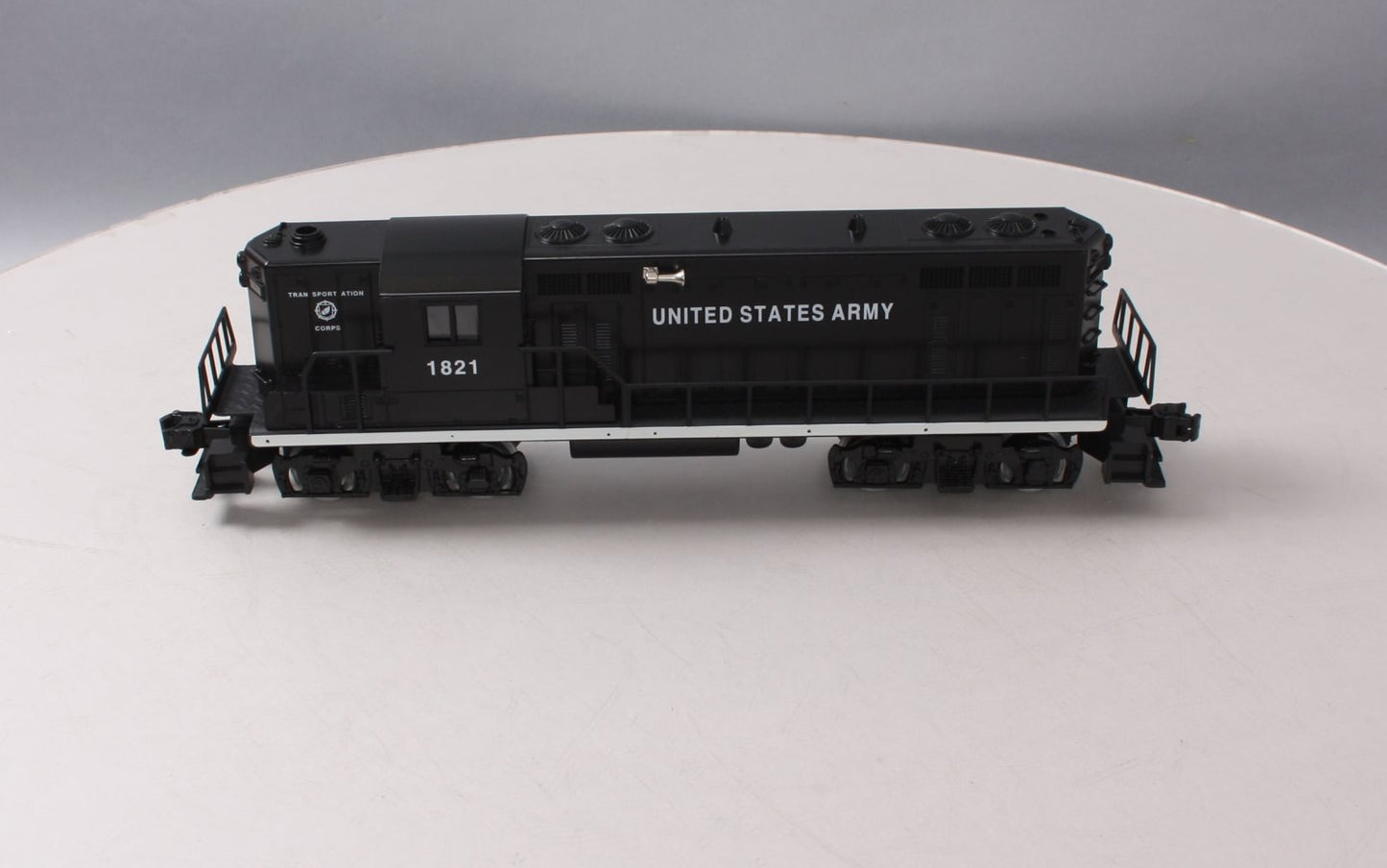 Lionel 6-18840 O Gauge U.S. Army GP-7 Diesel Locomotive #1821 EX/Box